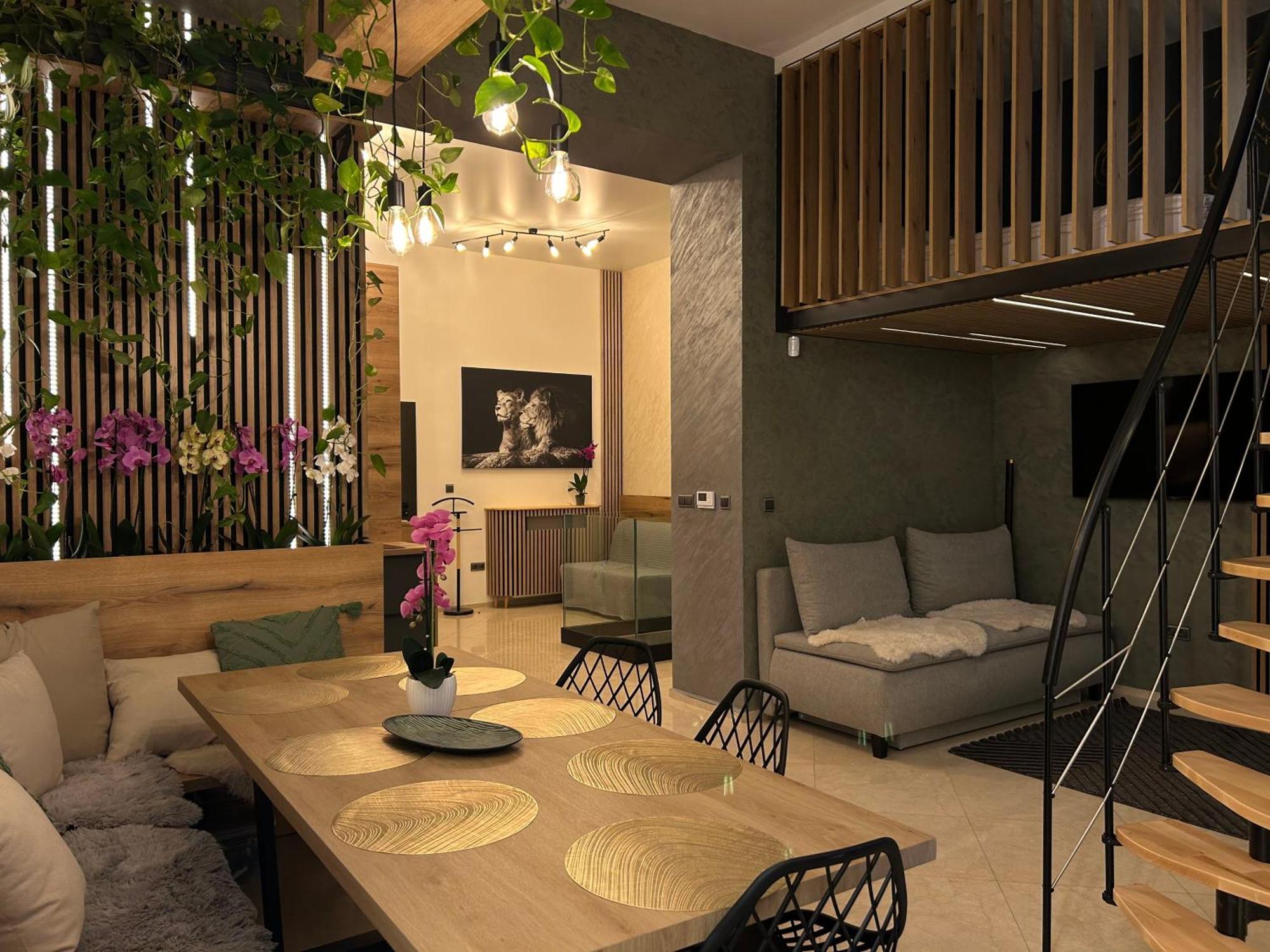 Leo Apartment Suite & Private Spa Zone - Old City Pressburg Exterior foto
