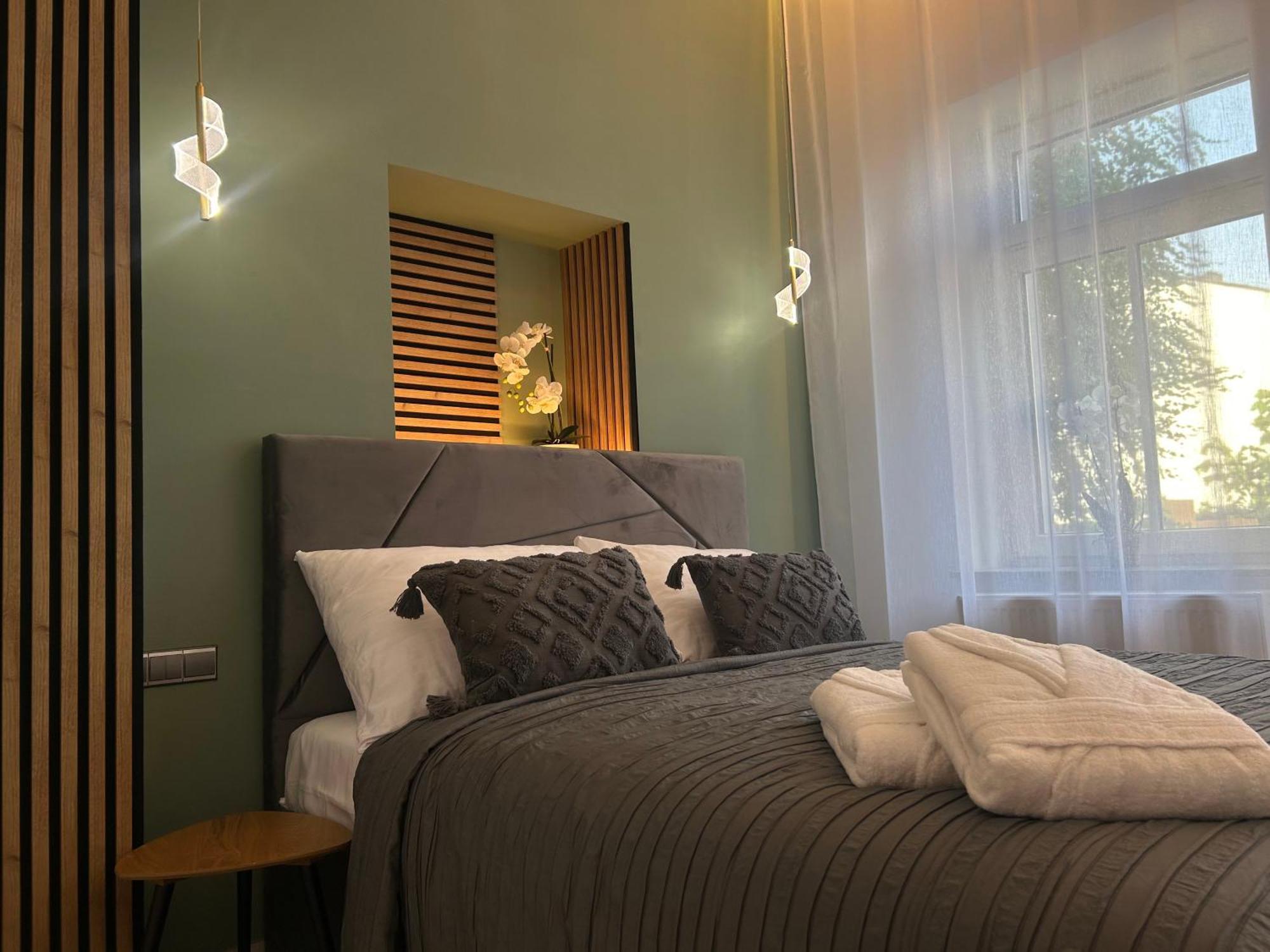 Leo Apartment Suite & Private Spa Zone - Old City Pressburg Exterior foto