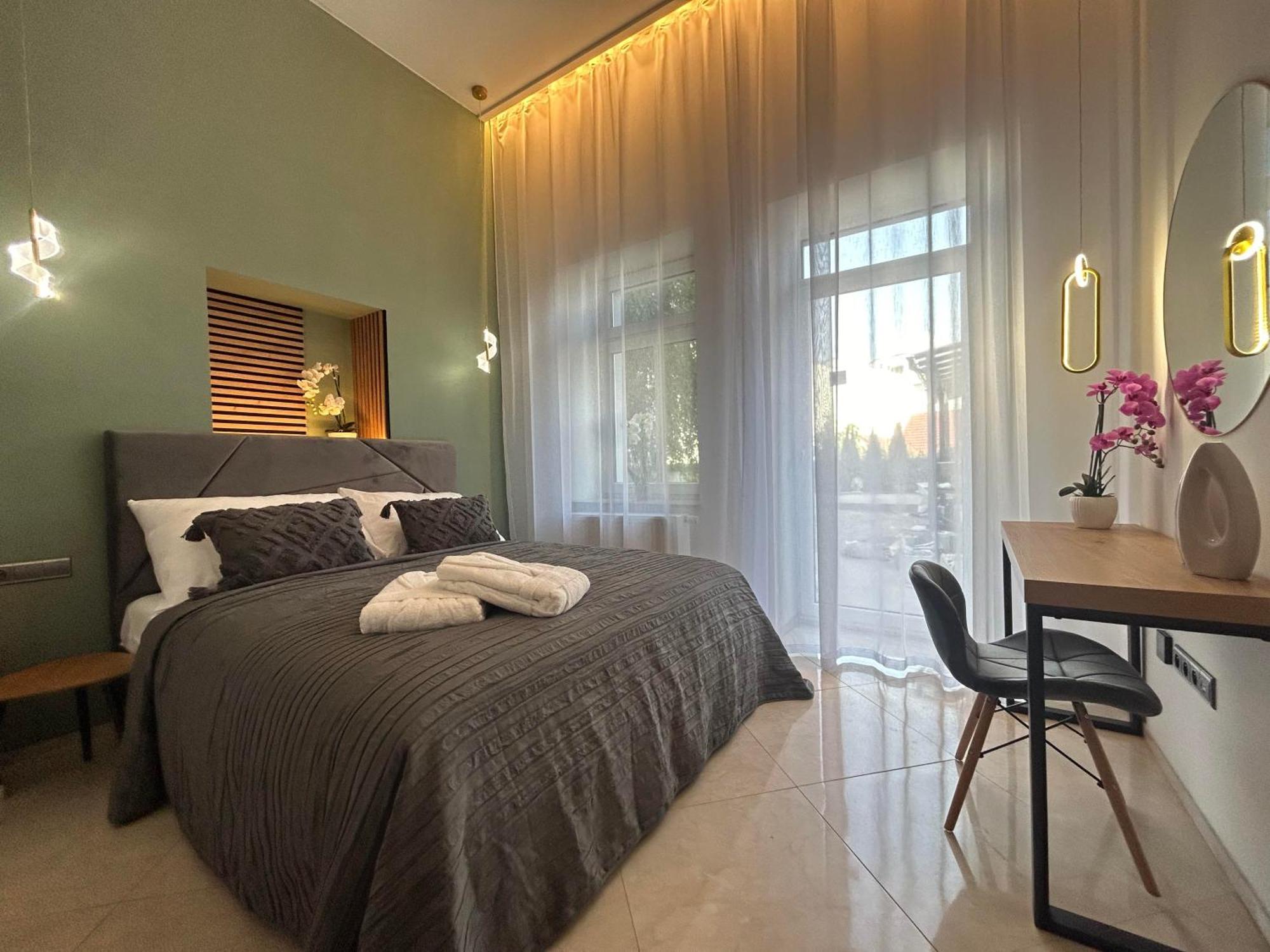 Leo Apartment Suite & Private Spa Zone - Old City Pressburg Exterior foto