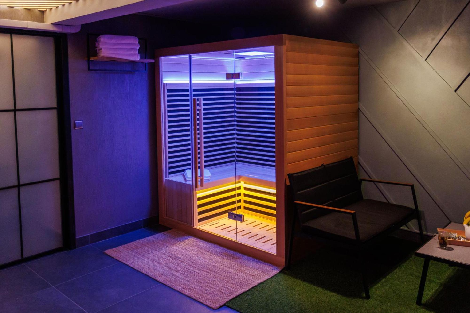 Leo Apartment Suite & Private Spa Zone - Old City Pressburg Exterior foto