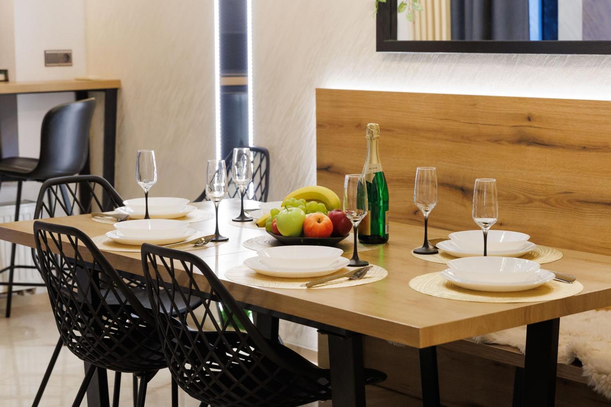 Leo Apartment Suite & Private Spa Zone - Old City Pressburg Exterior foto